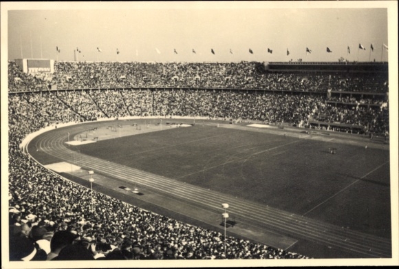 Foto Ak Olympische Spiele Berlin 1936, Reichssportfeld, Olympiastadion, Innenraum, Zuschauertribünen