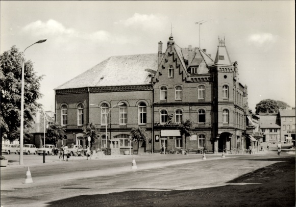Postcard Lübz in Mecklenburg, HO Gaststätte Zum Stadtturm