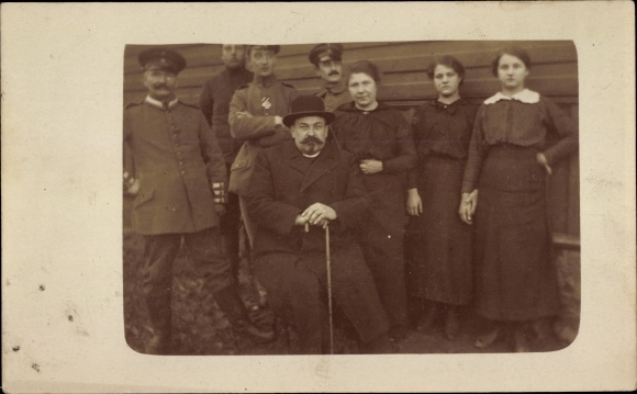 Photo Postcard Kibarty Tschernyschewskoje Eydtkau Eydtkuhnen East Prussia, teacher Wiemer, soldiers, women
