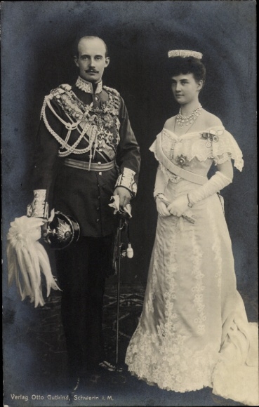 Fotokaart Groothertog Friedrich Franz IV van Mecklenburg Schwerin, Alexandra van Hannover en Cumberland
