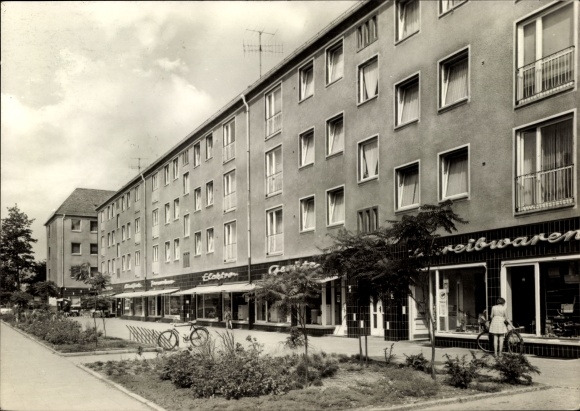 Postcard Niesky in Oberlausitz, Liberation Road, stationery shop, shop window
