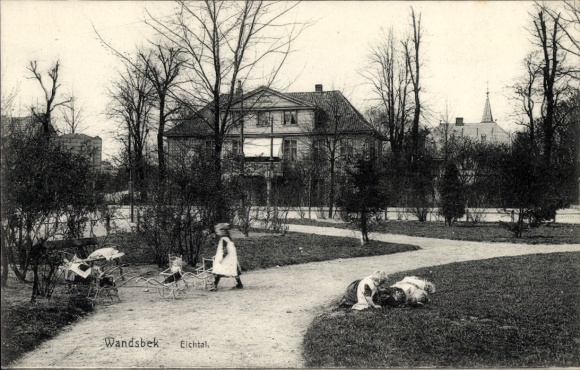Ak Hamburg Wandsbek, Eichtal, Kinder spielen im Park