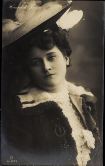 Postcard Howard de Grey, portrait, hat