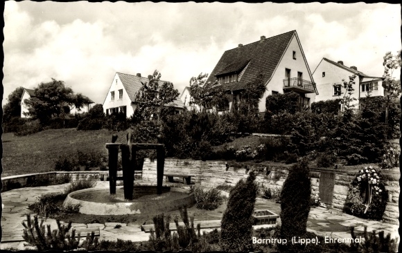 Ak Barntrup in Lippe, Ehrenmal, Kränze