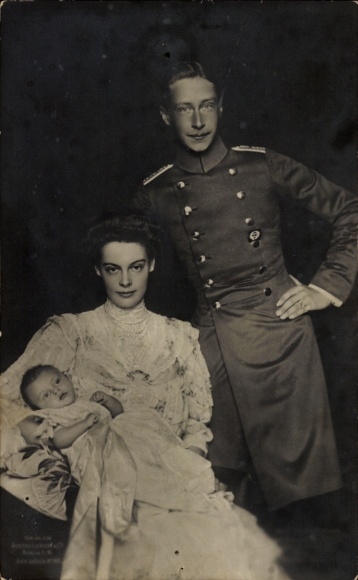 Ak Kronprinzenpaar, Kronprinz Wilhelm von Preußen, Cecilie, Erbprinz Wilhelm
