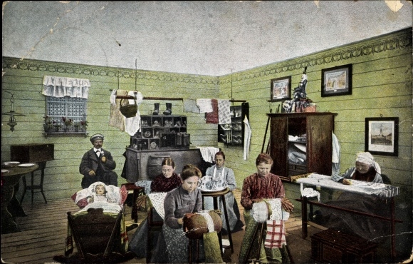 PC Zwickau in Saxony, Hutzenstube, women making lace, trade exhibition 1905