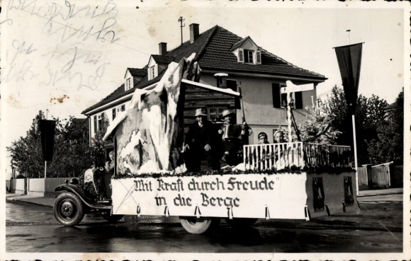 Photo Postcard Kornwestheim in Württemberg, float With strength through joy into the mountains