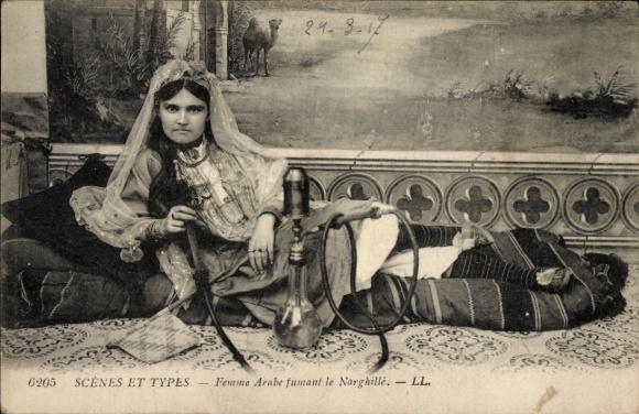 Postcard Scenes et Types, Femme arabe fumant le Narghille, Arab woman with water pipe, Maghreb