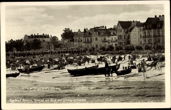 Ak Ostseebad Bansin Heringsdorf auf Usedom, Strand mit Blick auf Erholungsheim, Boote