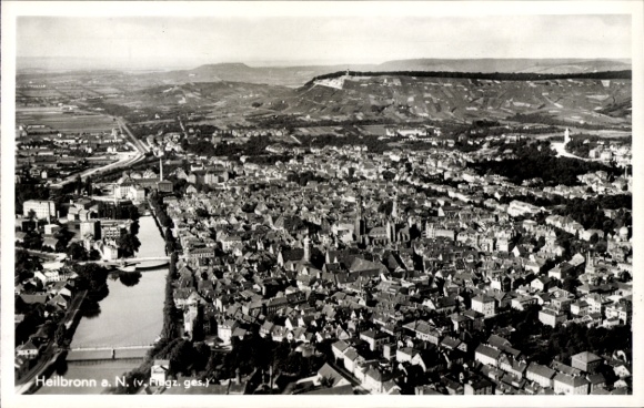 KP Heilbronn am Neckar, widok z lotu ptaka na panoramę miasta, rzeki i wzgórza