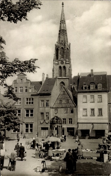 Ak Merseburg an der Saale, Marktplatz, Kirche, historische Gebäude, Marktstände, Menschen