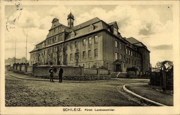 Ak Schleiz im Vogtland Thüringen, Vorderansicht des Fürstlichen Landesseminars, Bäume, Straße, zw