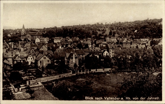 Vallendar am Rhein, widok na domy, kościół, krajobraz