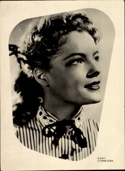 Postcard Actress Romy Schneider, portrait