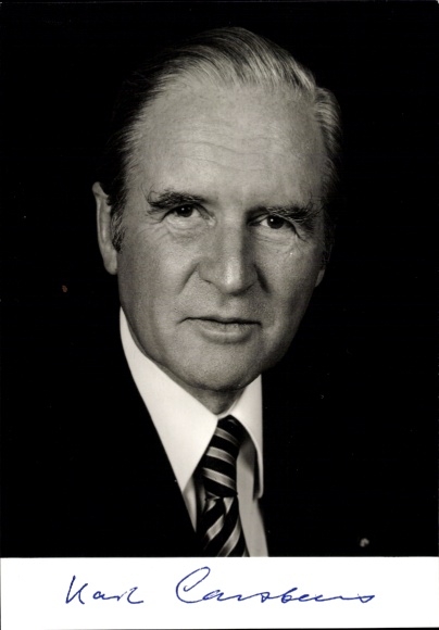 Ak Politiker Karl Carstens, ehem. Bundespräsident, Portrait, Autogramm