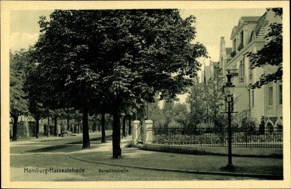 PC Hamburg Eimsbüttel Harvestehude, view of Benediktstrasse, residential buildings