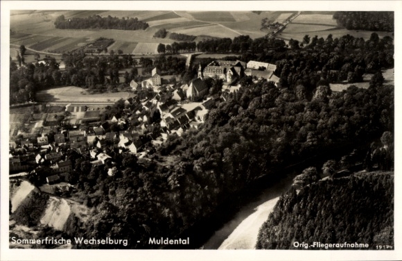 Postcard Wechselburg, Mittelsachsen district, aerial photograph of the Muldental valley