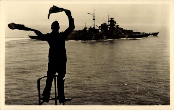 Postcard German warship, battleship of the Bismarck class, wink, Kriegsmarine