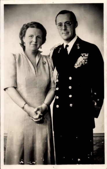 Ak Königin Juliana der Niederlande, Prinz Bernhard, Portrait