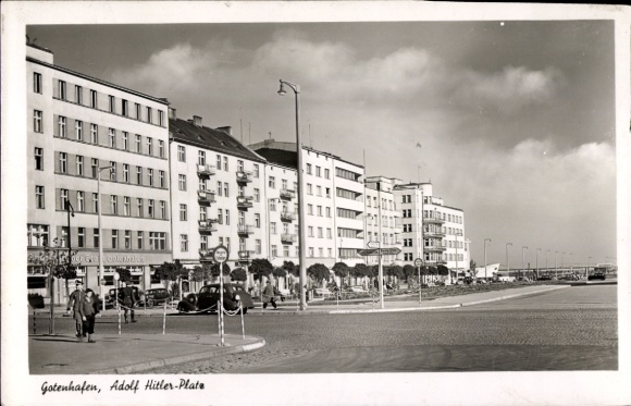 Postcard Gdynia Gotenhafen Pomerania, Adolf Hitler Square, street view