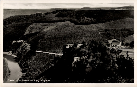 Ak Castel (district Trier Land) Kastel Nonnweiler Saarland, landschapsfoto, uitzicht vanuit vliegtuig