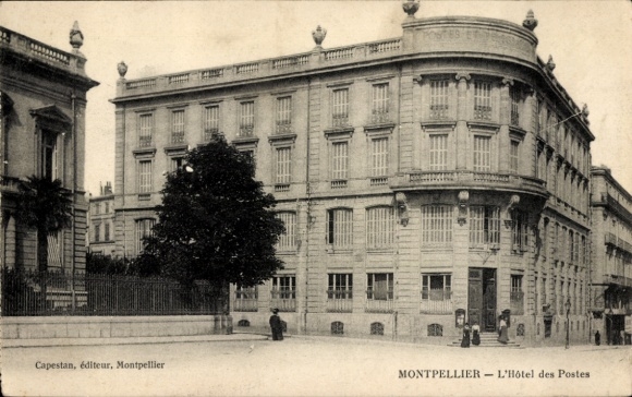 Picture Montpellier Hérault, L'Hôtel des Postes, historical building, architectural details, people