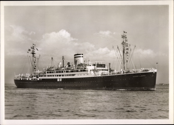 Postcard twin screw motor vessel Cordillera, HAPAG