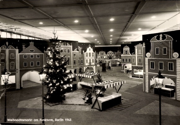 Postcard Berlin Charlottenburg Westend, Christmas market at the radio tower 1963