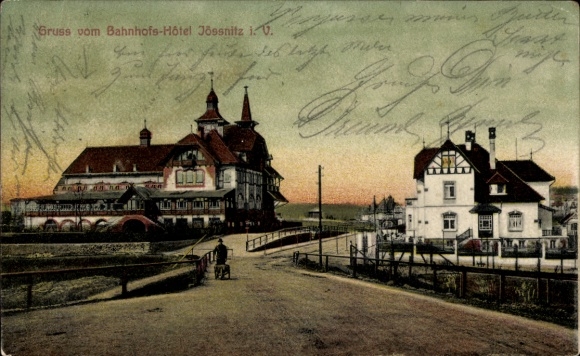 Ak Ober Jössnitz Jößnitz im Vogtland, Bahnhofs-Hotel  Bahnhof, Straßenansicht, Landschaft