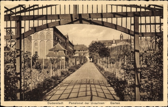 Ak Duderstadt im Eichsfeld, Pensionat der Ursulinen, Garten