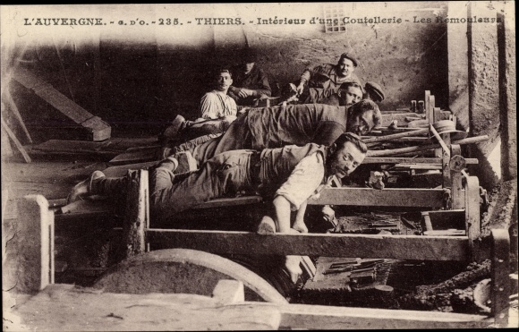Postcard Thiers Puy de Dôme, Interior of a Cutlery, Knife Grinders, Messerschleifer