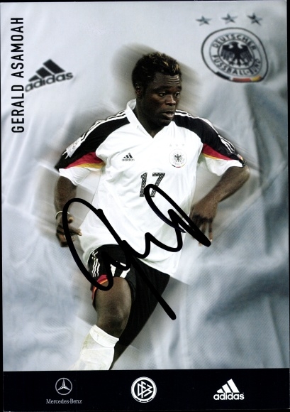 Postcard soccer player Gerald Asamoah, autograph, German national team