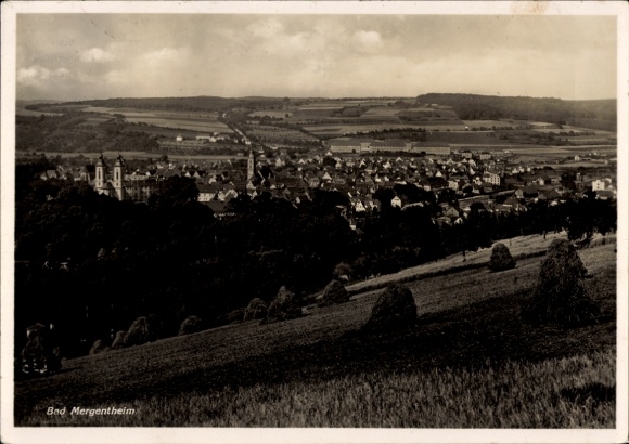 Postcard Bad Mergentheim in Tauberfranken, view of hills, houses, clouds, black and white photo