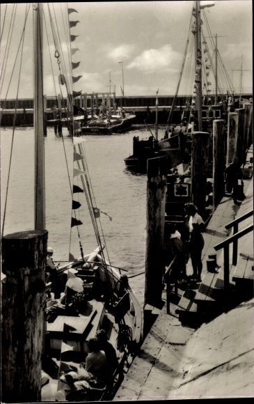 Ansichtkaartenlijst op Sylt, kavel aan de haven