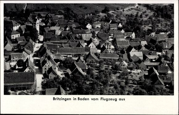 Postcard Britzingen Müllheim in Baden Black Forest, aerial view of houses, church, rural surroundings