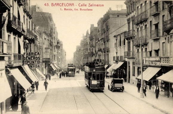 Ak Barcelona Katalonien Spanien, Calle Salmeron,  Stadtansicht, Tram, Läden