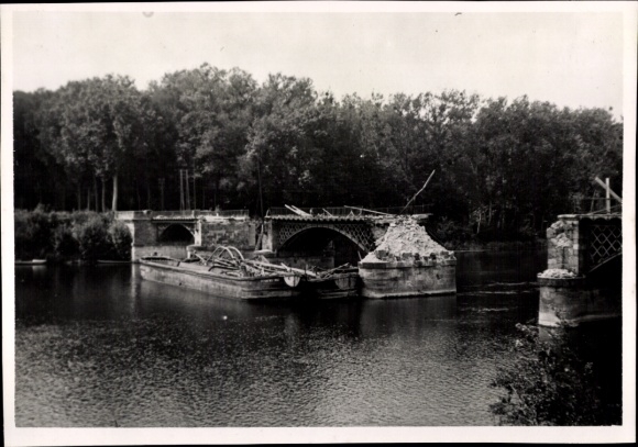 Photo Valvins Seine-et-Marne, Destroyed Bridge