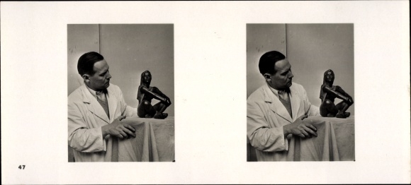 Stereo spatial image photo &quot;German sculpture of our time&quot; No. 47 Seated girl