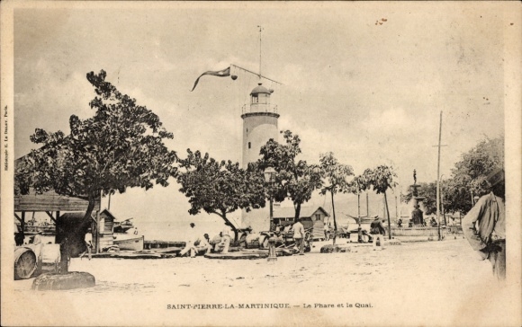 Postcard Saint Pierre Martinique, The lighthouse and the quay