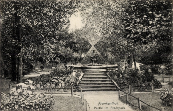 Ak Frankenthal in der Pfalz, Stadtpark, Treppe, Bäume, Pflanzen, Wasserfontäne