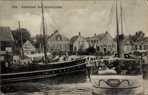 Ak Urk Flevoland Niederlande, Ankunft der Dampfschiffe