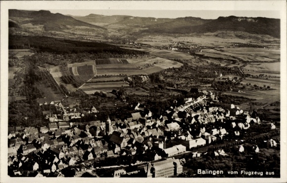 Ak Balingen in Württemberg, Luftbild von  Stadtansicht, Flugzeugaufnahme