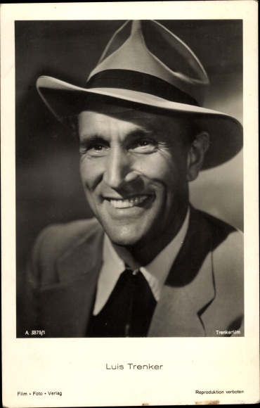 Postcard actor Luis Trenker, portrait with hat