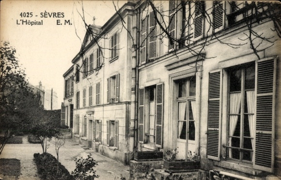 Ak Sèvres Hauts de Seine, L'Hôpital