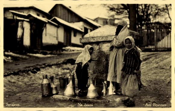 Postcard Sarajevo Bosnia Herzegovina, Am Brunnen