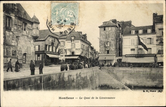 Ak Honfleur Calvados, Stadtansicht, Quai de la Lieutenance,  Architektur, Aktivitäten