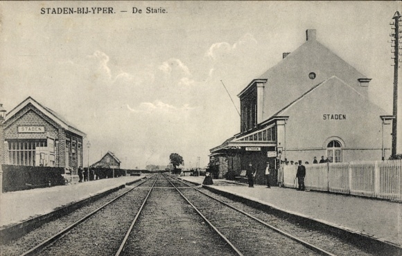 Ak Staden West-Vlaanderen, treinstation, spoorzijde