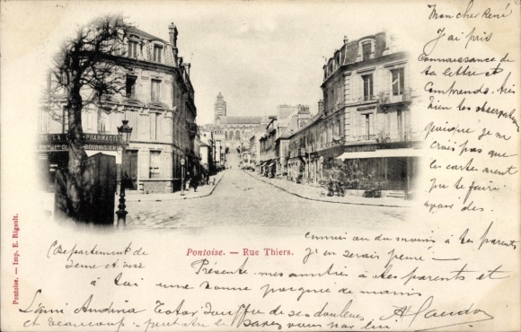 Postcard Pontoise Val d'Oise, street with old buildings, no people visible