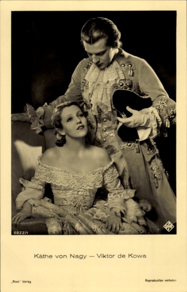 Postcard actress Käthe von Nagy, actor Viktor de Kowa, film scene