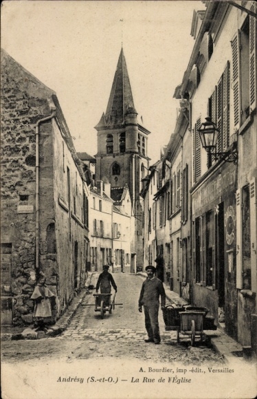 Ak Andrésy Yvelines, Straßenansicht, Kirche, Häuser, Pflasterstein,  Architektur